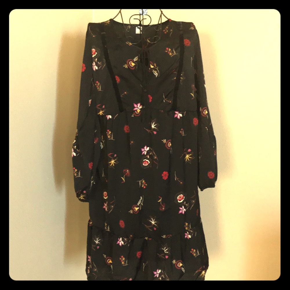 NWT Boho Chic Black Floral dress